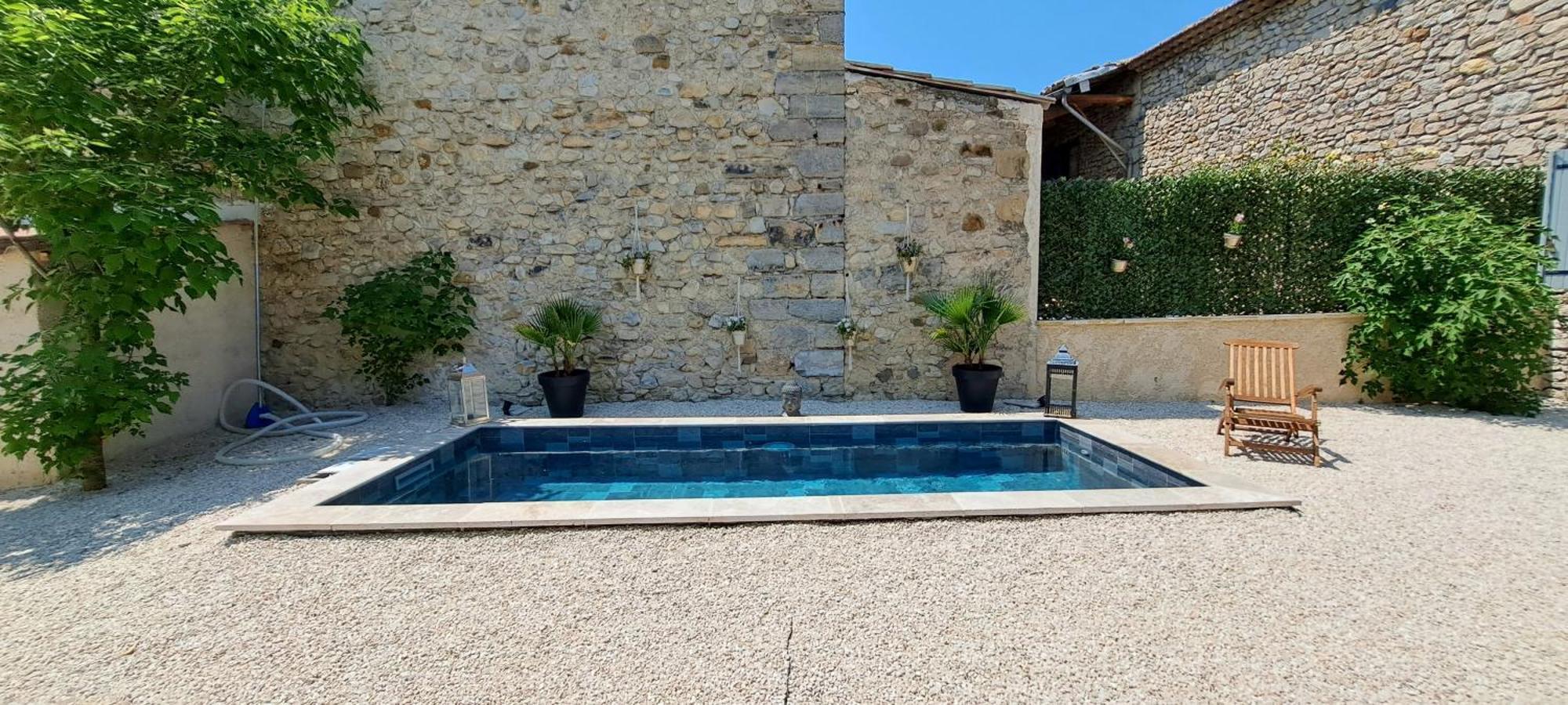 Mazet En Provence Pour 4, Piscine Chauffee Privee, Jardin Clos Prive, Barbecue, Chiens Admis Sainte-Jalle Exterior foto